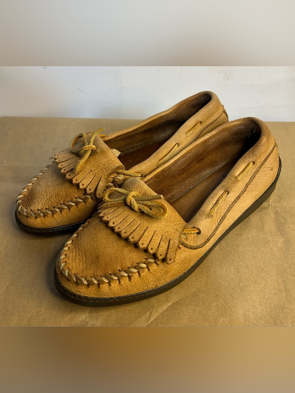 Minnetonka Natural Moosehide Kitty Slip On Moccasins Women's Size 9.5